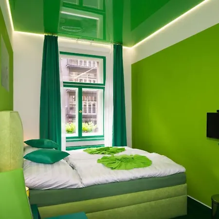 Colours - Your 7 Colour Experience In Centre Of Apartman *