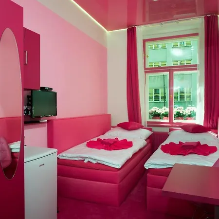 Colours - Your 7 Colour Experience In Centre Of Prag