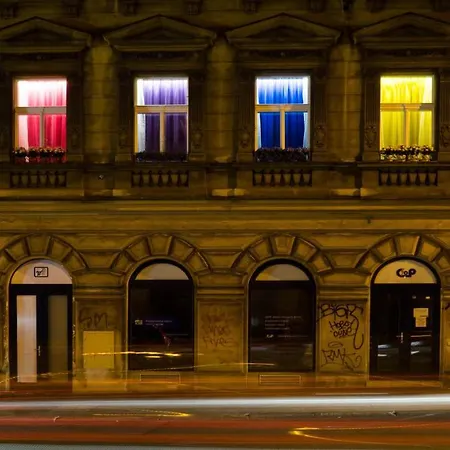 Colours - Your 7 Colour Experience In Centre Of *