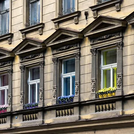 Colours - Your 7 Colour Experience In Centre Of * Prag