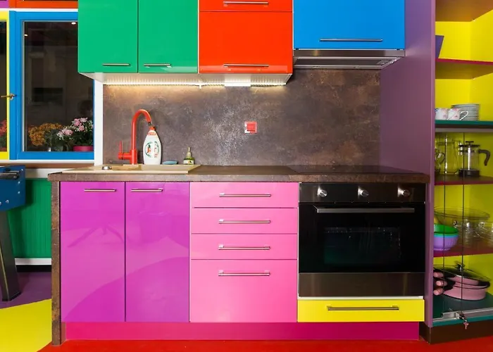 Apartment Colours - Your 7 Colour Experience In Centre Of *